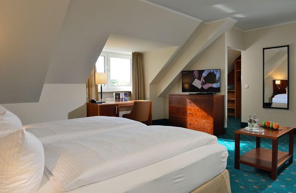 Hotel Der Lindenhof Gotha Ngoại thất bức ảnh